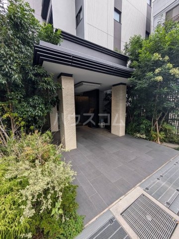 28/30 エントランス