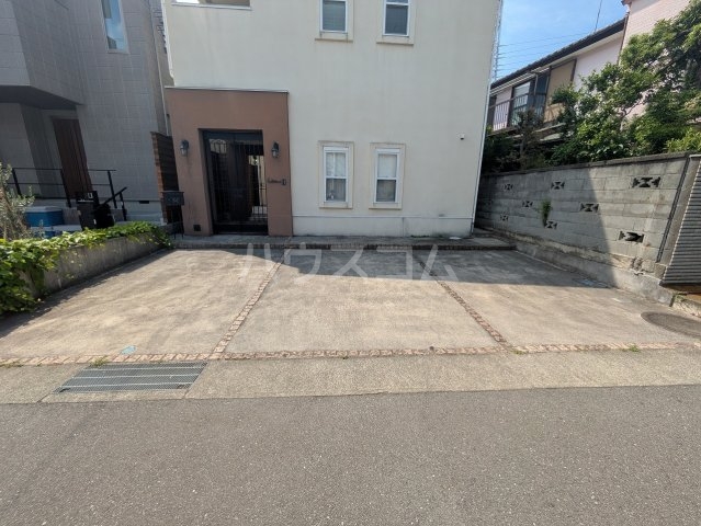 28/30 駐車場