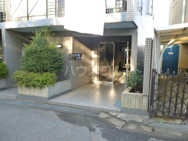 22/30 エントランス
