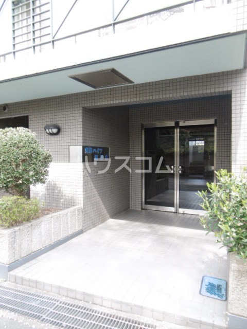 20/23 エントランス