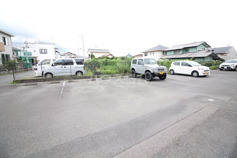 20/22 駐車場