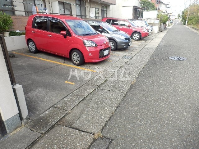 21/23 駐車場