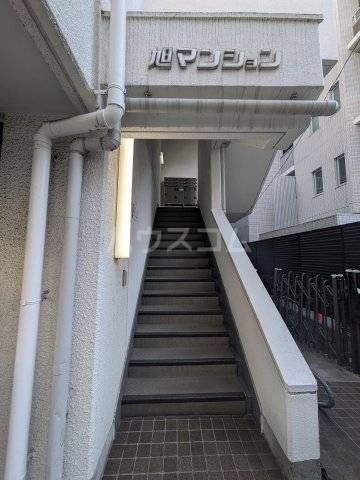 28/30 エントランス