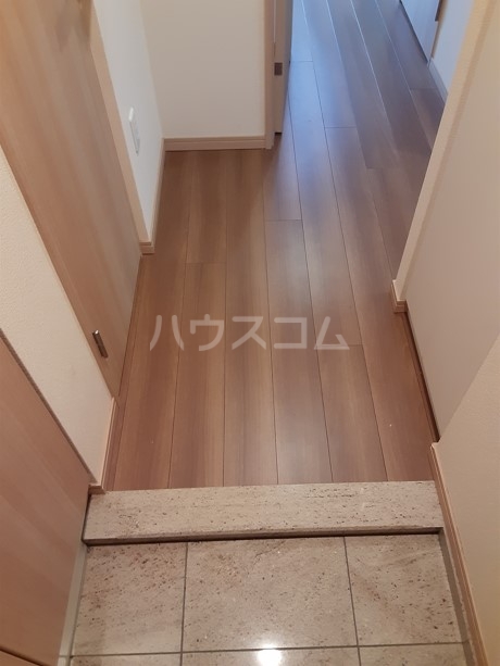 14/30 玄関