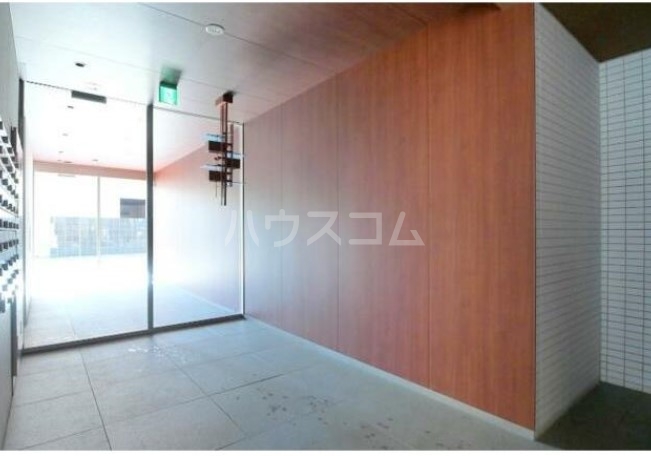 18/20 エントランス