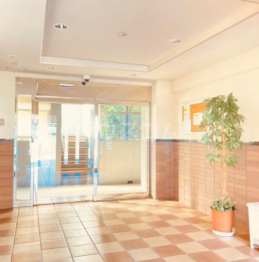 15/21 エントランス