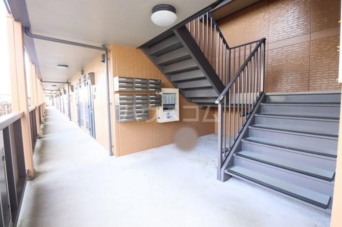 18/30 エントランス