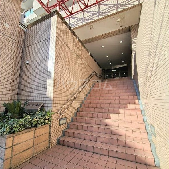 15/26 エントランス