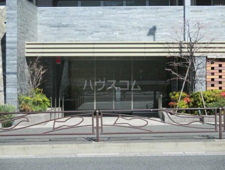 13/15 エントランス