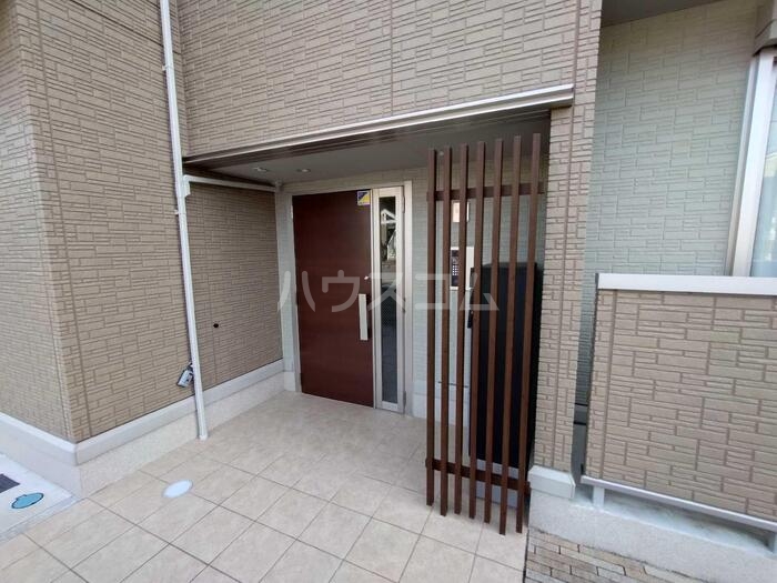 21/30 エントランス