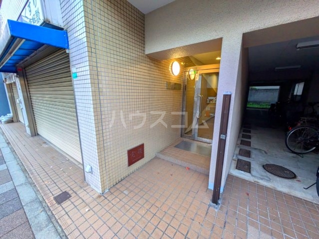 15/18 エントランス