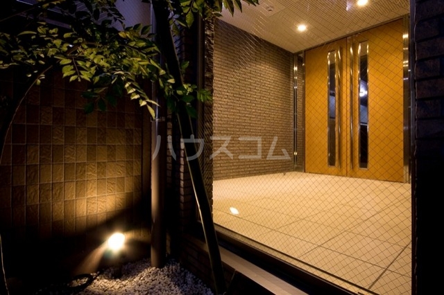 17/20 エントランス