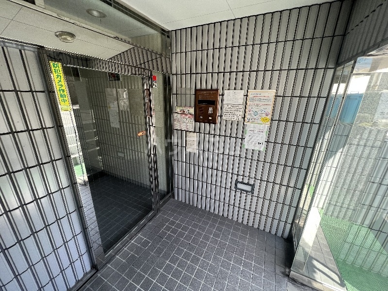 20/29 エントランス