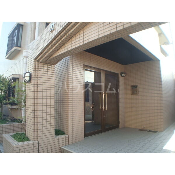 16/25 エントランス