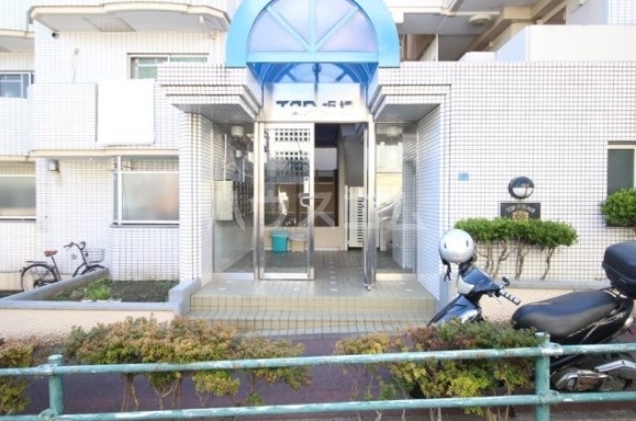 14/14 エントランス