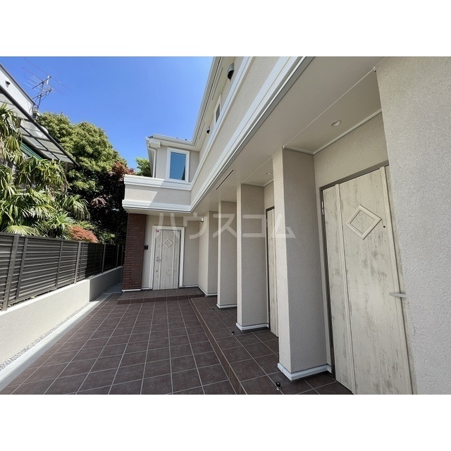 14/18 エントランス