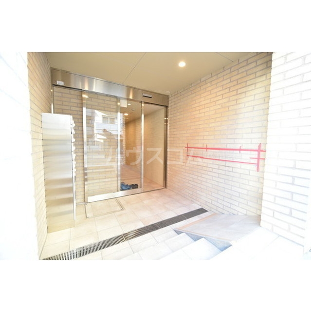 18/28 エントランス