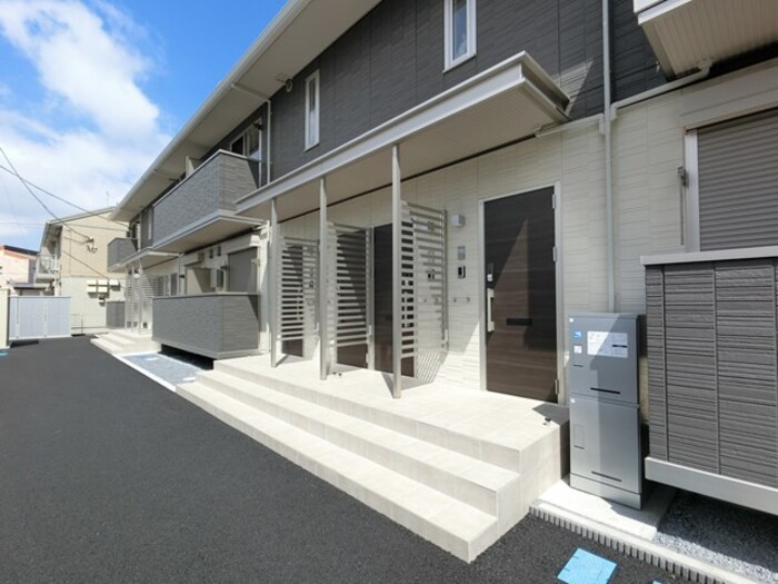 24/30 エントランス