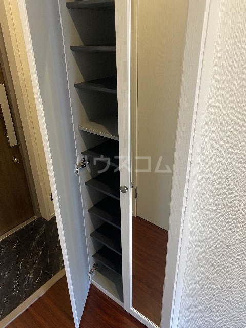 28/29 エントランス