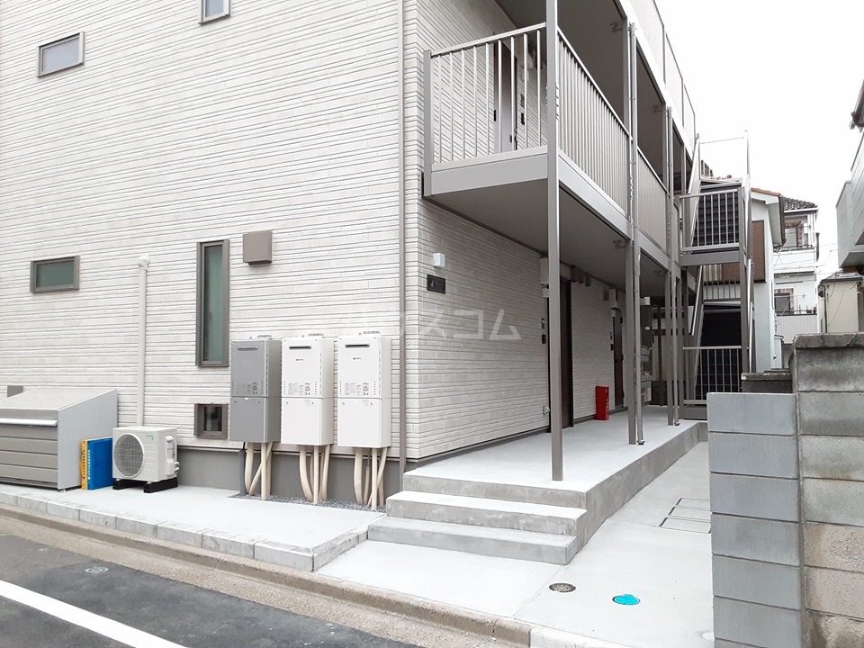 25/30 エントランス