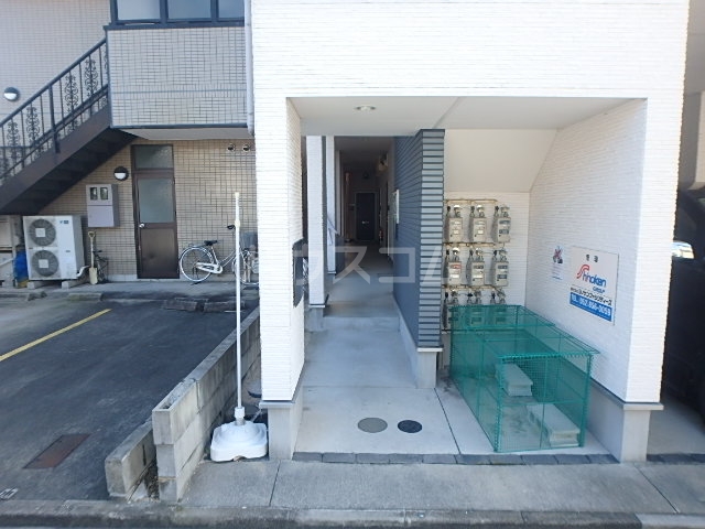 20/29 エントランス