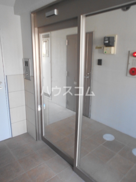 13/22 エントランス