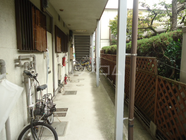 19/23 エントランス