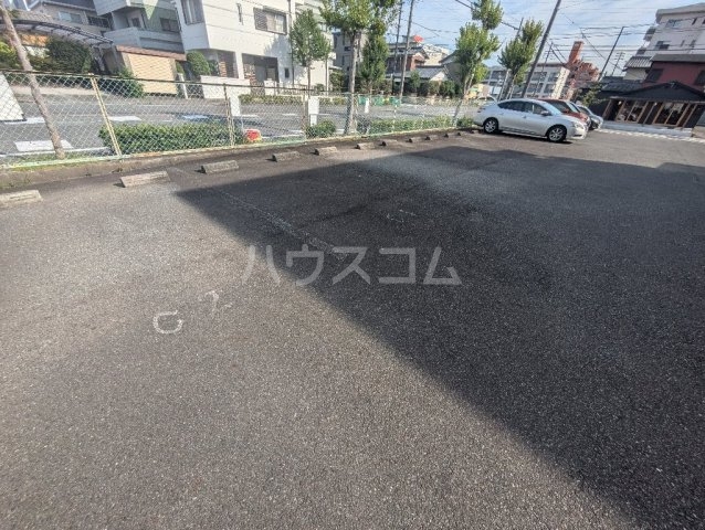 25/30 駐車場