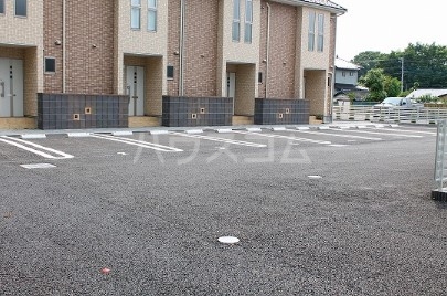 28/28 駐車場