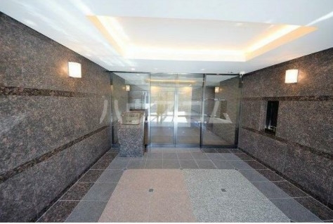 2/4 エントランス