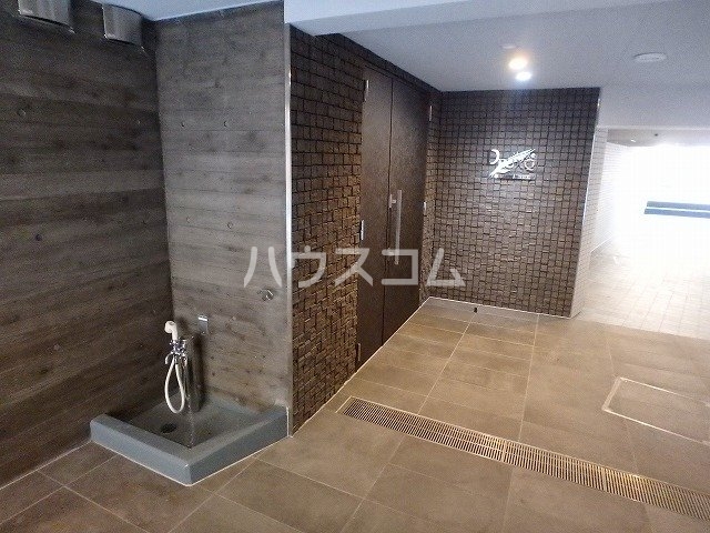 28/29 エントランス