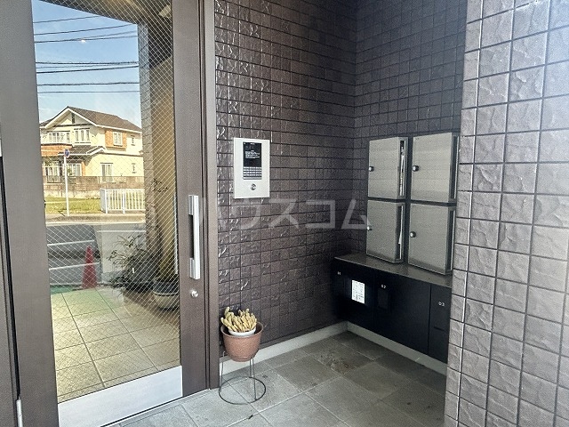 2/3 エントランス