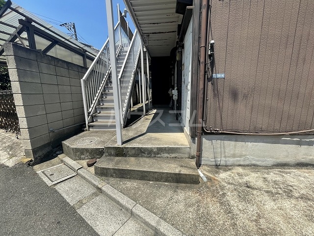 21/25 エントランス