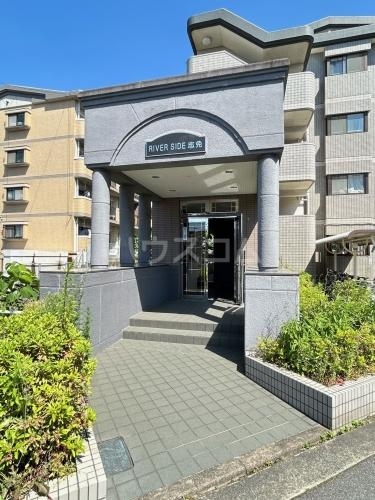 14/15 エントランス