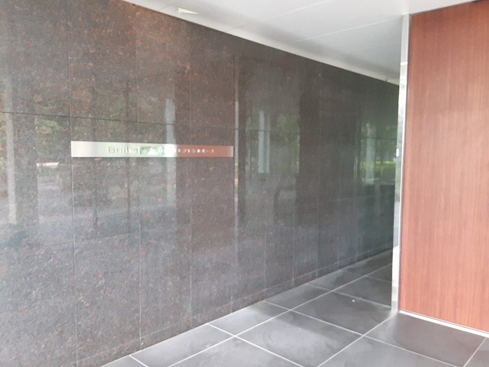 22/30 エントランス