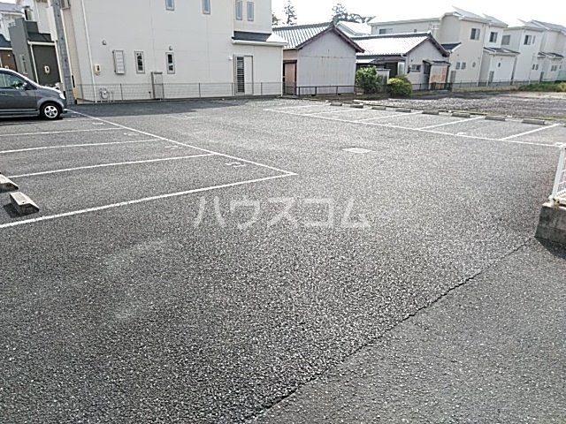 20/29 駐車場