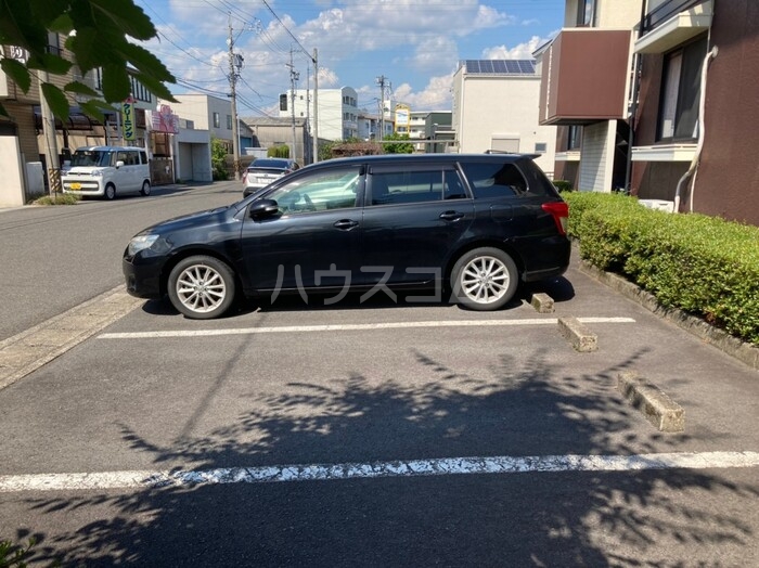 2/3 駐車場