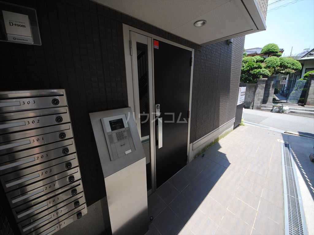 22/30 エントランス