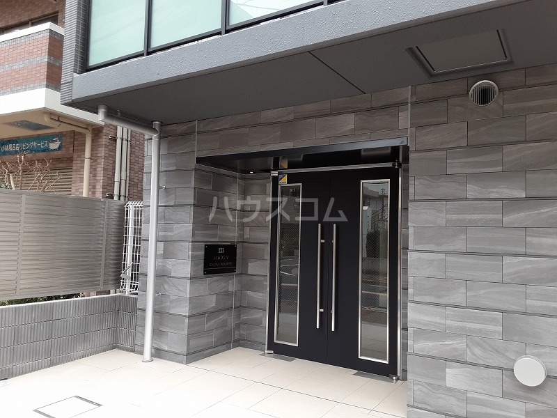 28/30 エントランス