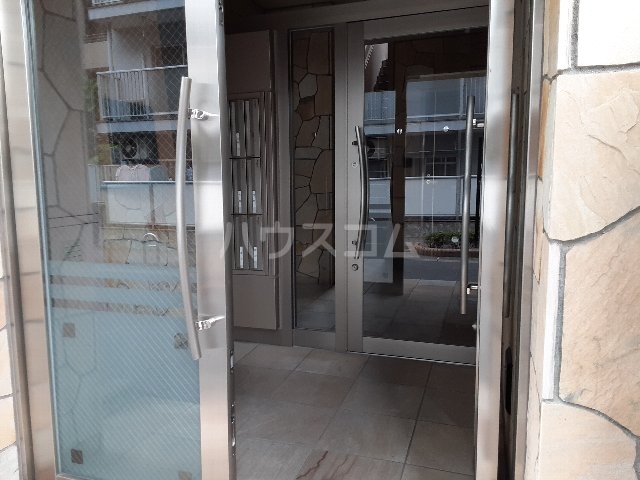 17/25 エントランス