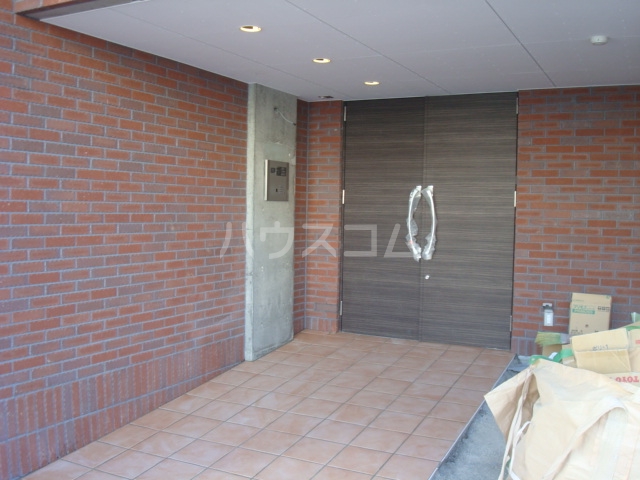 22/30 エントランス