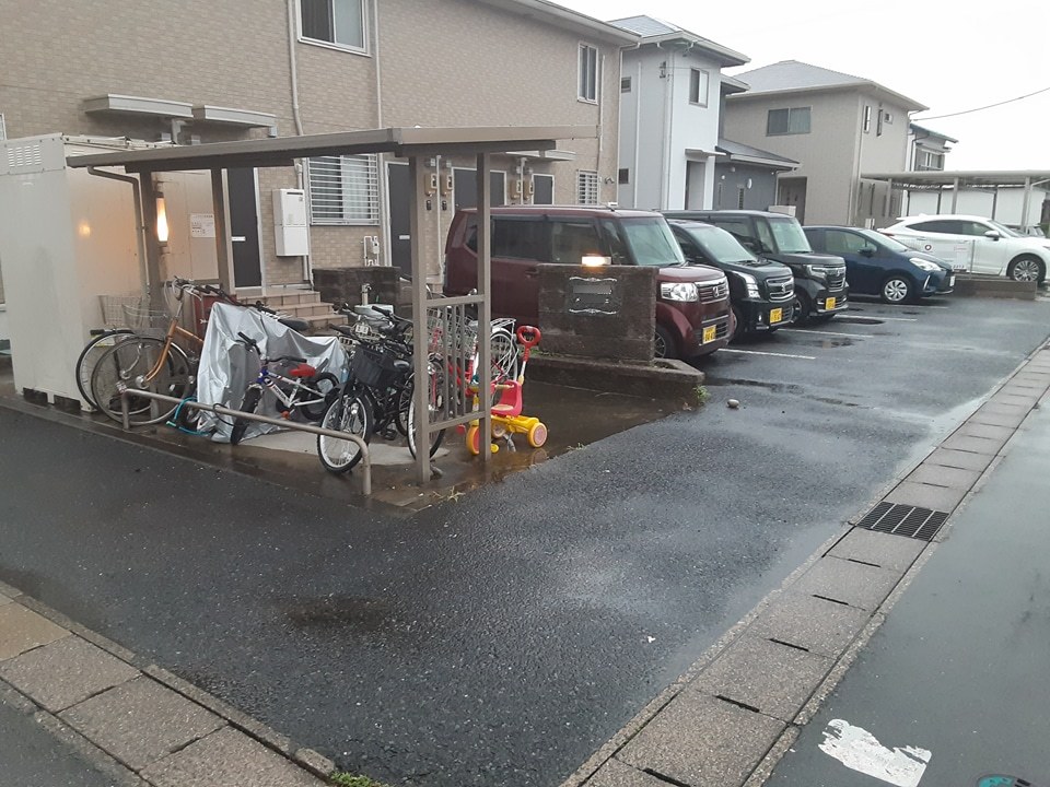 22/27 駐車場