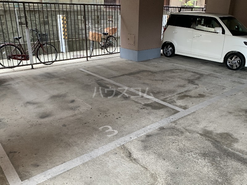 25/30 駐車場