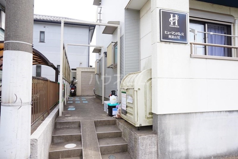 2/3 エントランス