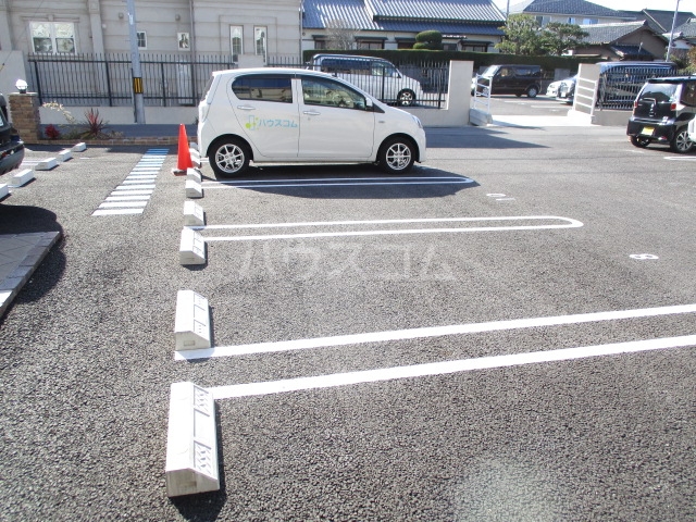 22/30 駐車場