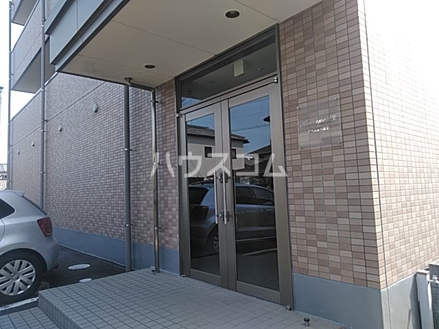 22/28 エントランス