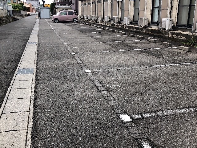 14/17 駐車場