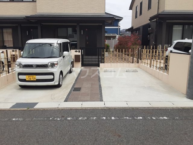 2/5 駐車場