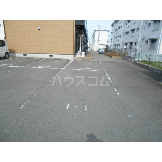 18/19 駐車場