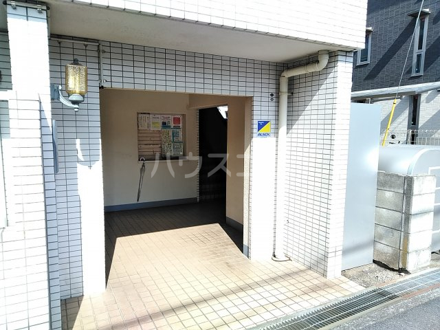 25/30 エントランス